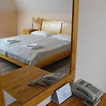 Jozsi Bacsi Szallodaja Balogunyom