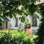 Jozsi Bacsi Szallodaja 3*