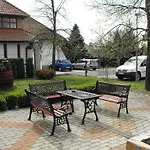 Jozsi Bacsi Szallodaja 3*