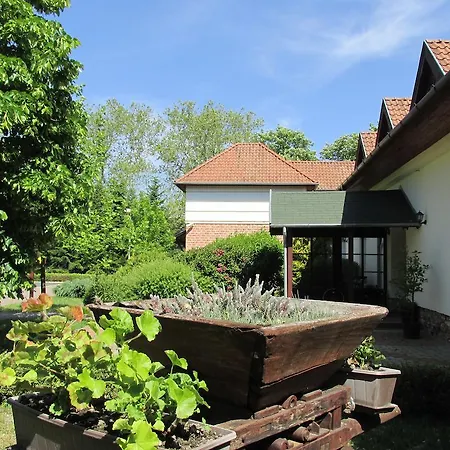 Jozsi Bacsi Szallodaja