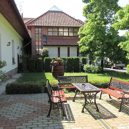 Jozsi Bacsi Szallodaja Hotel 3*