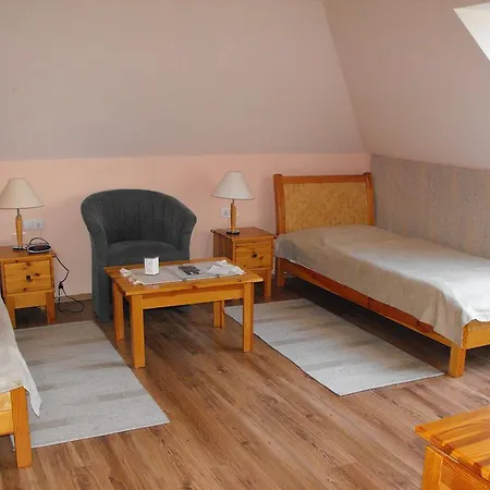 Отель Jozsi Bacsi Szallodaja 3*