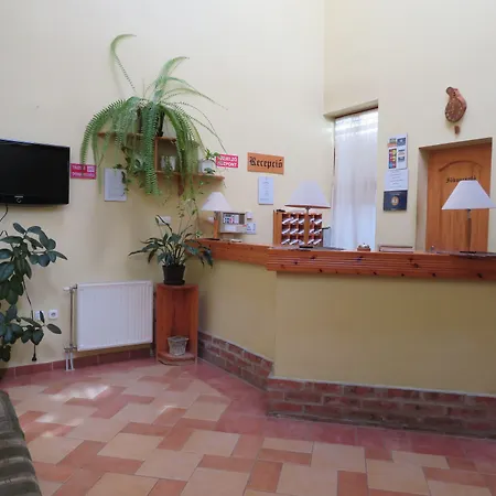 Jozsi Bacsi Szallodaja Balogunyom