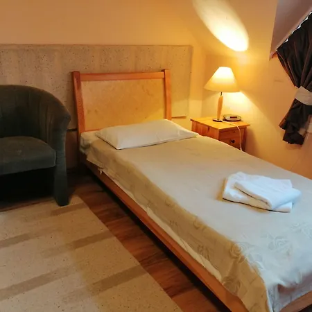 Jozsi Bacsi Szallodaja Hotel Balogunyom