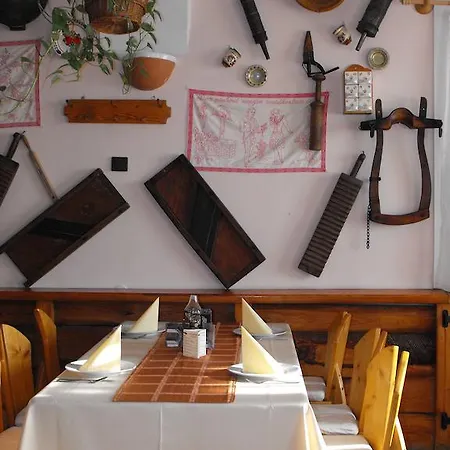 Hotel Jozsi Bacsi Szallodaja