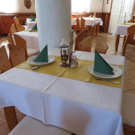 Jozsi Bacsi Szallodaja Hotel