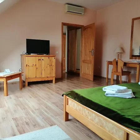 Jozsi Bacsi Szallodaja Отель 3*