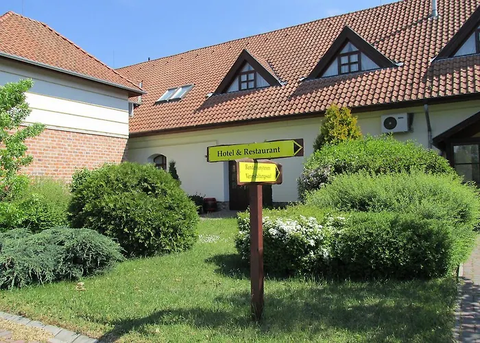Jozsi Bacsi Szallodaja Hotel Balogunyom
