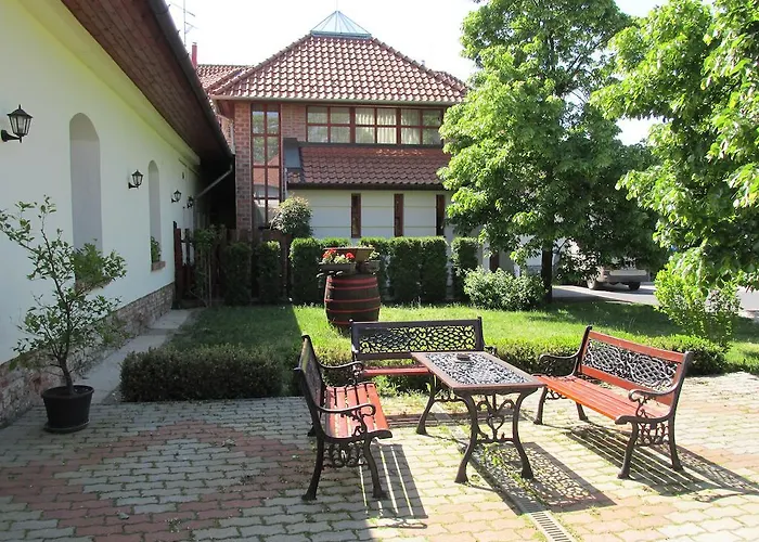 Jozsi Bacsi Szallodaja Hotell 3*
