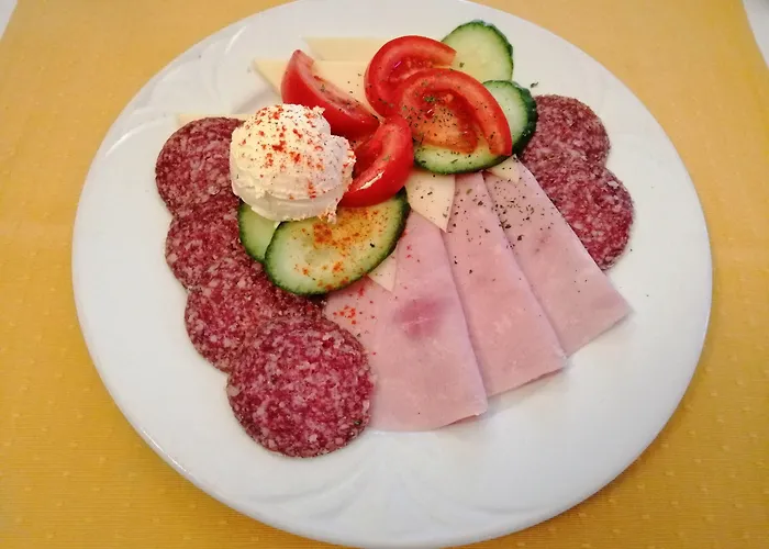 Hotel Jozsi Bacsi Szallodaja 3*