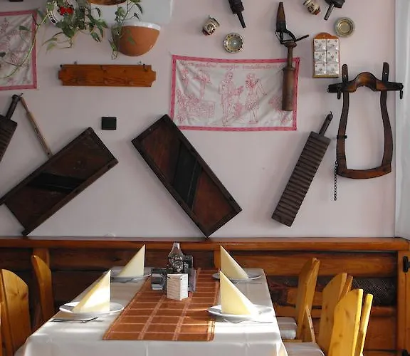 Hotel Jozsi Bacsi Szallodaja